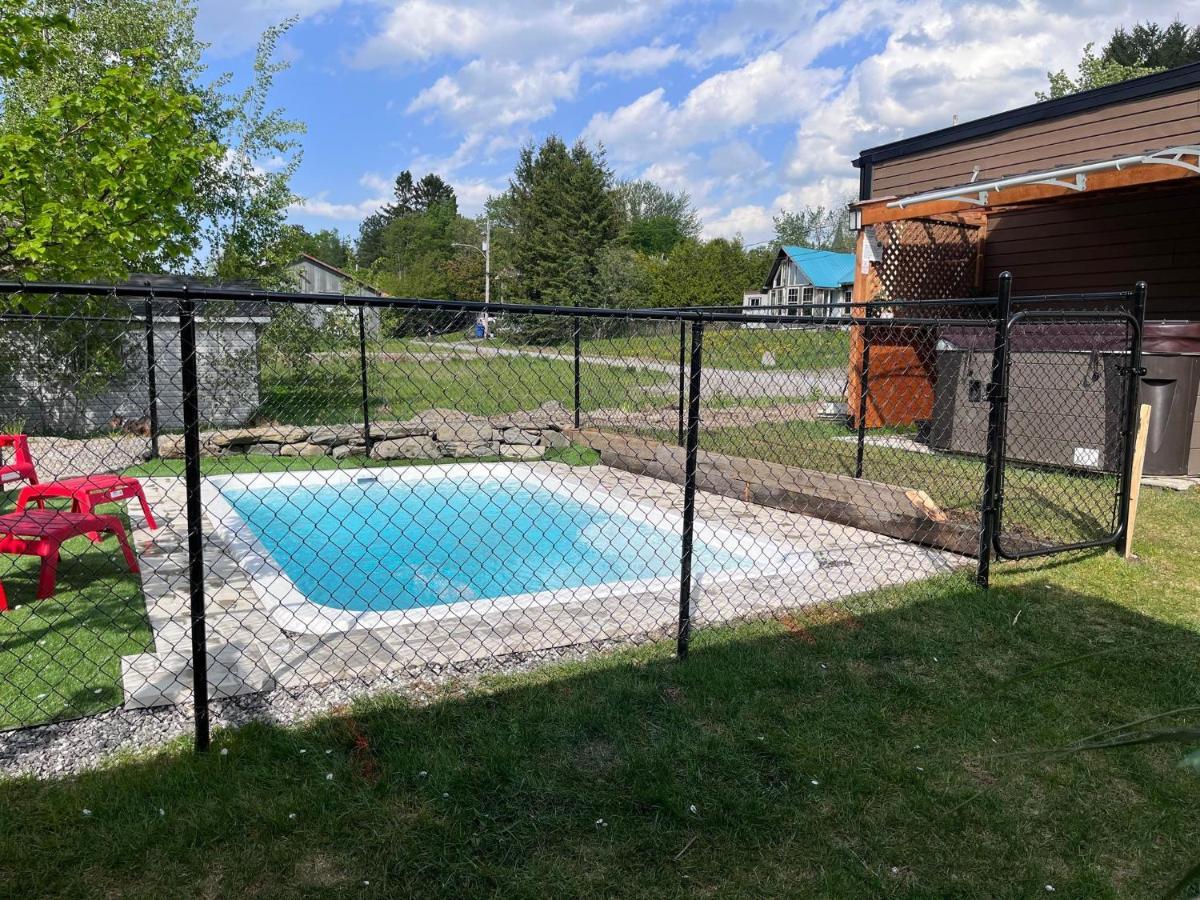 La Spacieuse Riverstone Citq3O1849 Saint Pierre de Broughton Zewnętrze zdjęcie